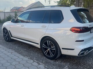 2020 BMW X7 40i I (G07), белый, 6500000 рублей, вид 4