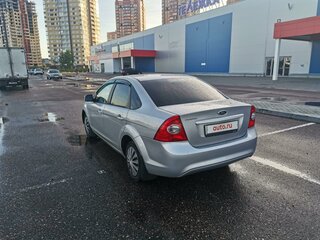 2010 Ford Focus II Рестайлинг, серебристый, 710000 рублей, вид 4