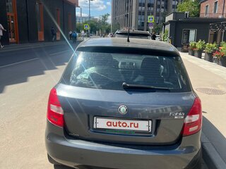 2010 Skoda Fabia II Рестайлинг, серый, 450000 рублей, вид 3