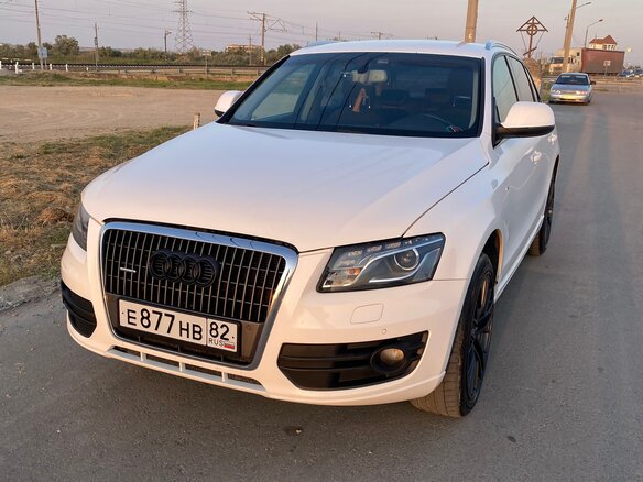 2010 Audi Q5 I (8R), белый - вид 2