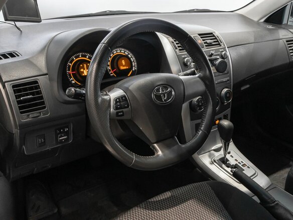 2011 Toyota Corolla X (E140, E150) Рестайлинг, чёрный - вид 4