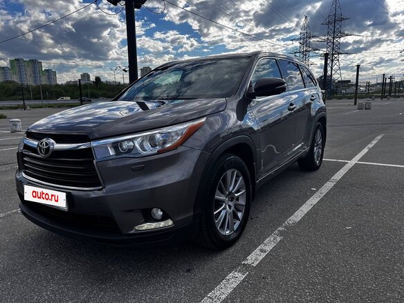 2014 Toyota Highlander III (XU50), серый, 3450000 рублей