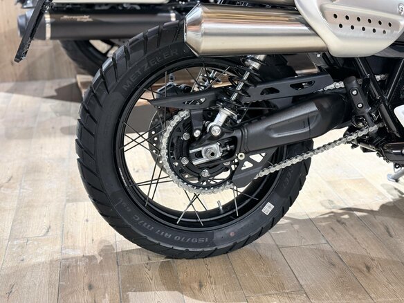 2024 Triumph Scrambler, серый, 1800000 рублей - вид 12