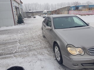 2004 Mercedes-Benz C-Класс 200 II (W203) Рестайлинг, бежевый, 800000 рублей, вид 2