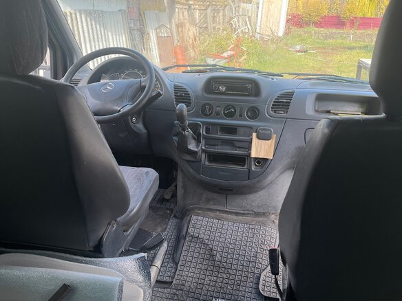 2002 Mercedes-Benz Sprinter, коричневый, 880000 рублей - вид 3