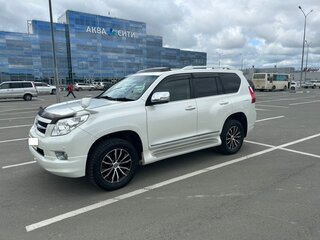 2010 Toyota Land Cruiser Prado 150 Series, белый, 2890000 рублей, вид 2
