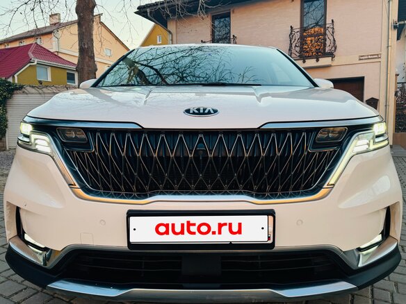 2020 Kia Carnival IV, белый, 4599000 рублей - вид 1