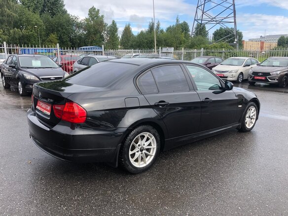 2011 BMW 3 серии 318i V (E90/E91/E92/E93) Рестайлинг, чёрный - вид 4