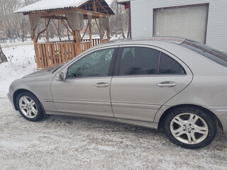 2004 Mercedes-Benz C-Класс 200 II (W203) Рестайлинг, бежевый, 800000 рублей, вид 4