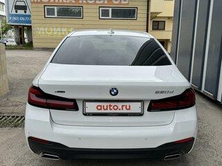 2020 BMW 5 серии 520d xDrive VII (G30/G31/G38) Рестайлинг, белый, 5990000 рублей, вид 5