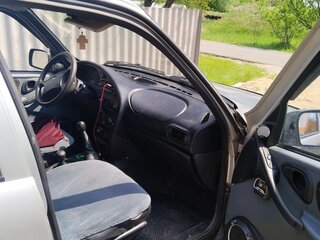 2004 Chevrolet Niva I, серебристый, 290000 рублей, вид 5