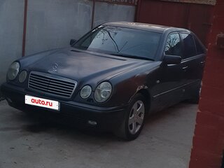 1996 Mercedes-Benz E-Класс 320 II (W210, S210), синий, 290000 рублей, вид 3