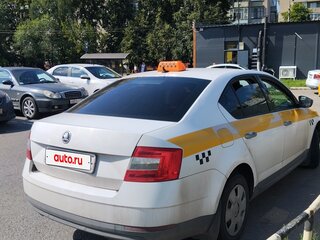 2017 Skoda Octavia III (A7) Рестайлинг, белый, 550000 рублей, вид 3