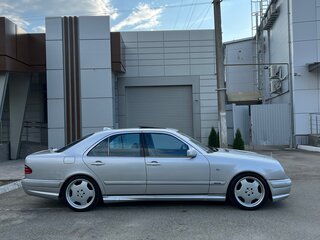 1997 Mercedes-Benz E-Класс 420 II (W210, S210), серебристый, 1000000 рублей, вид 3