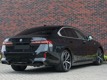 2026 BMW 5 серии 520d xDrive VIII (G60/G61/G68), чёрный, 8756000 рублей, вид 5