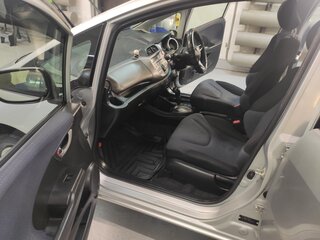 2010 Honda Fit II, серый, 725000 рублей, вид 5