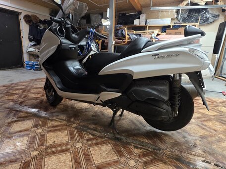 2011 Yamaha Majesty 400, белый, 350000 рублей, вид 4