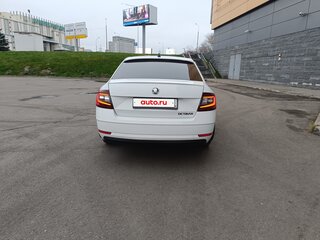 2017 Skoda Octavia III (A7) Рестайлинг, белый, 1100000 рублей, вид 5