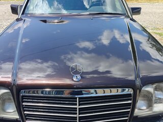 1994 Mercedes-Benz E-Класс 320 I (W124), красный, 1200000 рублей, вид 3