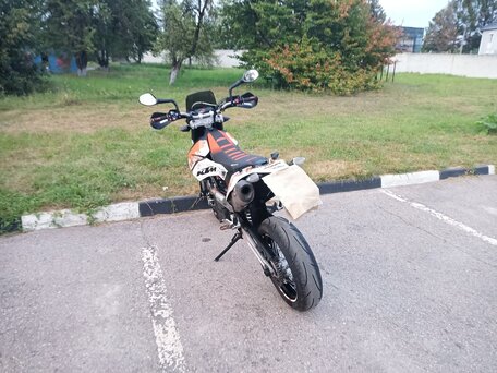2010 KTM 690 SMC R, белый, 500000 рублей, вид 4