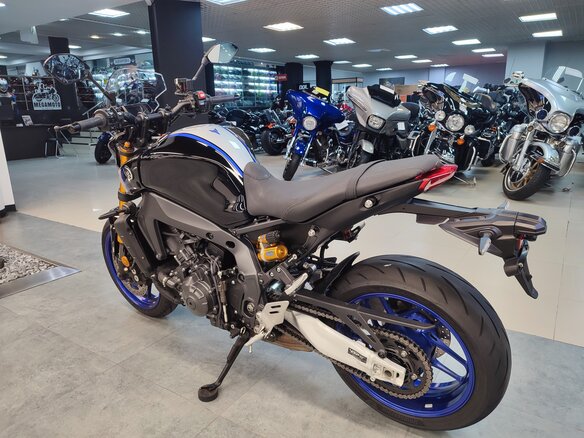 2021 Yamaha MT-09 (FZ-09), чёрный, 990000 рублей - вид 4