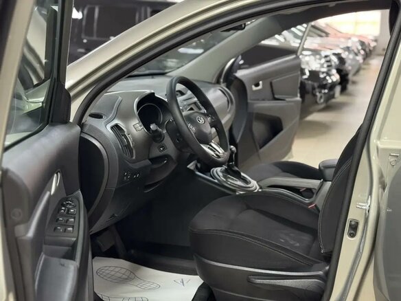 2014 Kia Sportage III Рестайлинг, серебристый, 995000 рублей - вид 8