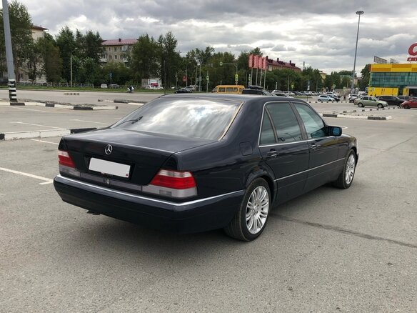 1994 Mercedes-Benz S-Класс 320 Long 4-speed III (W140), синий, 2700000 рублей - вид 21