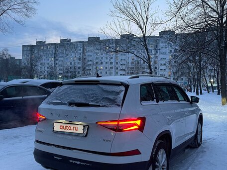 2022 Skoda Kodiaq I Рестайлинг, белый, 3117000 рублей, вид 4
