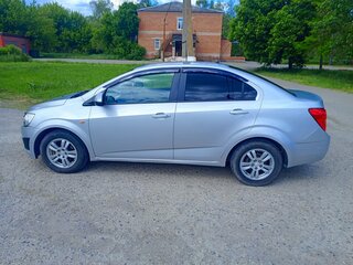 2014 Chevrolet Aveo II, серебристый, 610000 рублей, вид 1