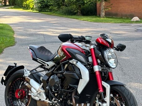 2016 MV Agusta Dragster 800, красный, 1320000 рублей, вид 2