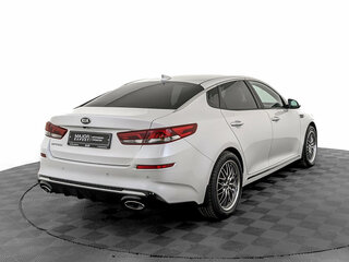 2019 Kia Optima IV Рестайлинг, белый, 2045000 рублей, вид 5