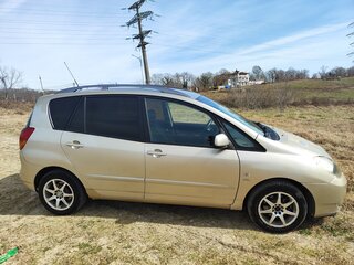 2003 Toyota Corolla Verso I, золотистый, 480000 рублей, вид 3