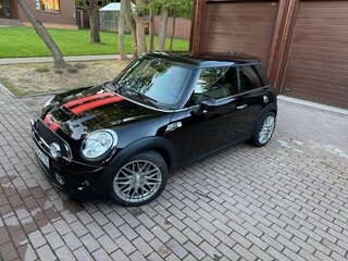 2010 Mini Hatch Cooper S II (R56) Рестайлинг, чёрный, 2440000 рублей, вид 1