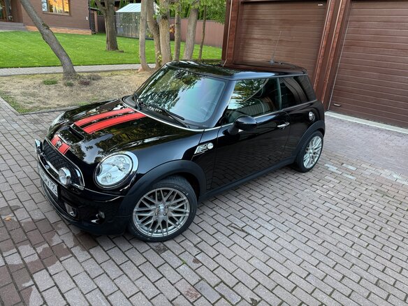 2010 Mini Hatch Cooper S II (R56) Рестайлинг, чёрный, 2440000 рублей