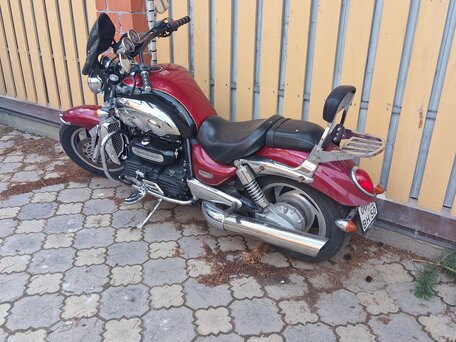 2008 Triumph Rocket 3, красный, 950000 рублей, вид 3