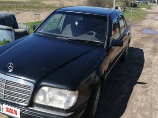 1994 Mercedes-Benz E-Класс 220 I (W124), чёрный, 370000 рублей, вид 1