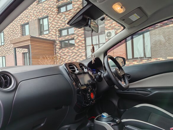 2018 Nissan Note e-Power II Рестайлинг, серый, 1290000 рублей - вид 4