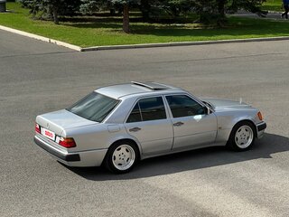 1994 Mercedes-Benz E-Класс 500 I (W124), белый, 5000000 рублей, вид 4