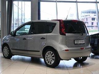 2012 Nissan Note I Рестайлинг, серебристый, 595000 рублей, вид 4