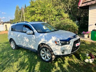 2012 Mitsubishi Outlander II Рестайлинг, белый, 1240000 рублей, вид 4