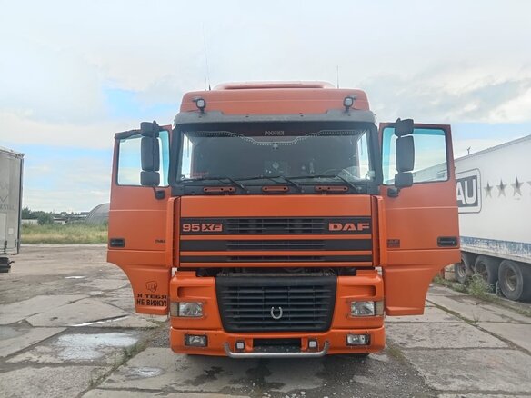 1999 DAF 95XF, оранжевый, 2500000 рублей - вид 8