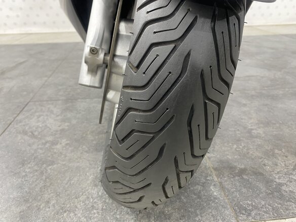 2006 Suzuki Burgman (SkyWave) 400, серебристый, 279000 рублей - вид 22