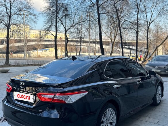 2020 Toyota Camry VIII (XV70), чёрный, 2800000 рублей - вид 7