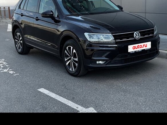 2019 Volkswagen Tiguan II, чёрный, 2480000 рублей - вид 1
