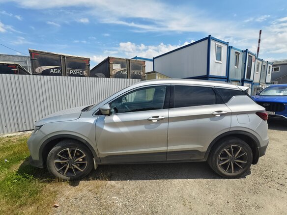 2022 Geely Coolray I, серебристый, 1400000 рублей - вид 4