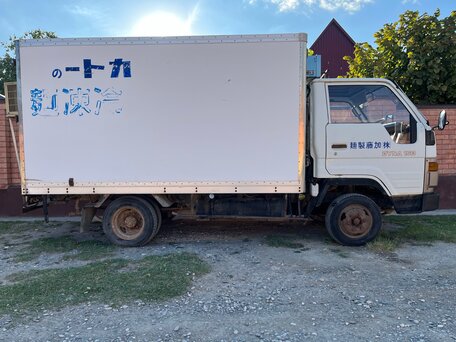 1989 Toyota Dyna, белый, 600000 рублей, вид 3