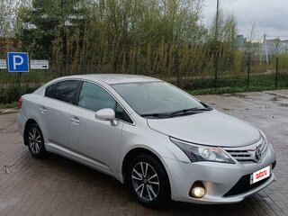2011 Toyota Avensis III Рестайлинг, серебристый, 1100000 рублей, вид 3