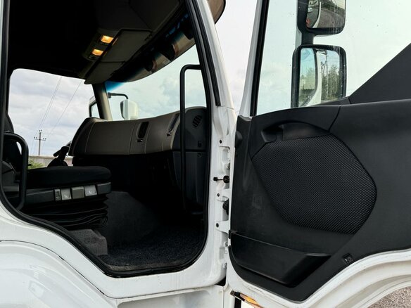 2012 Renault Premium, белый, 3700000 рублей - вид 4