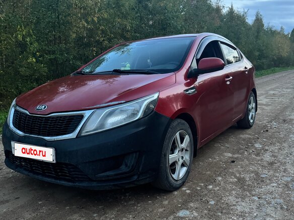 2013 Kia Rio III, красный, 550000 рублей - вид 3