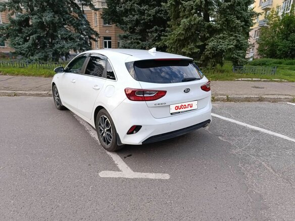 2019 Kia Ceed III, белый, 1685000 рублей - вид 4